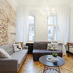 Old Town Jana Seta Апартаменти